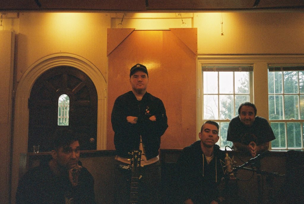 New Found Glory release new acoustic album Punktuation!