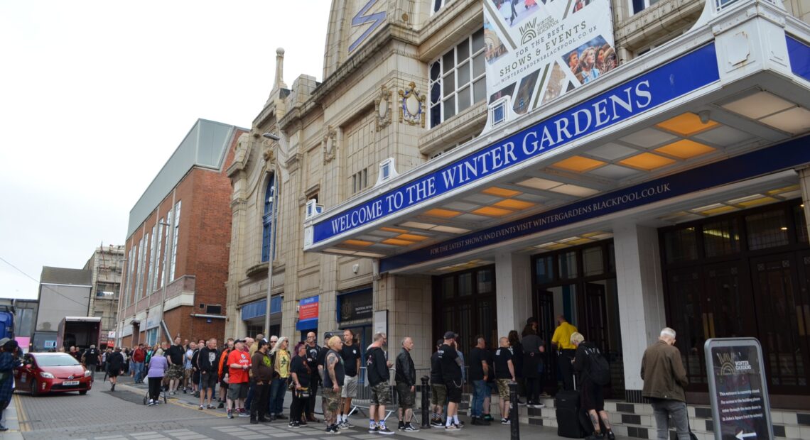 Rebellion queue Thursday 2025 - photo by Ruth Rae