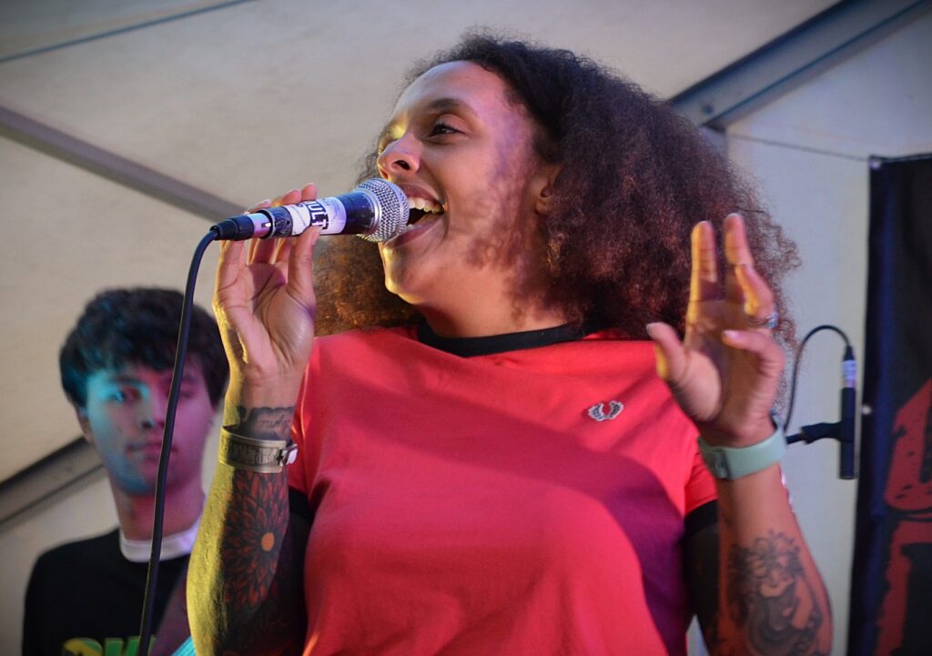 Dakka Skanks - Clara on vocals