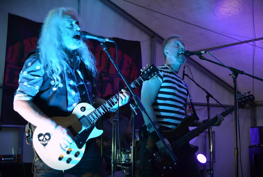 ast Town Pirates - Drew Blood & Barnacle
