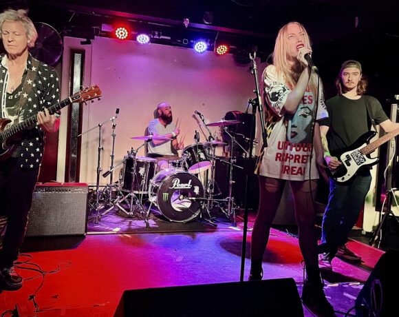 Healthy Junkies - Reading facebar Oct 2025 - photo by Ruth Rae