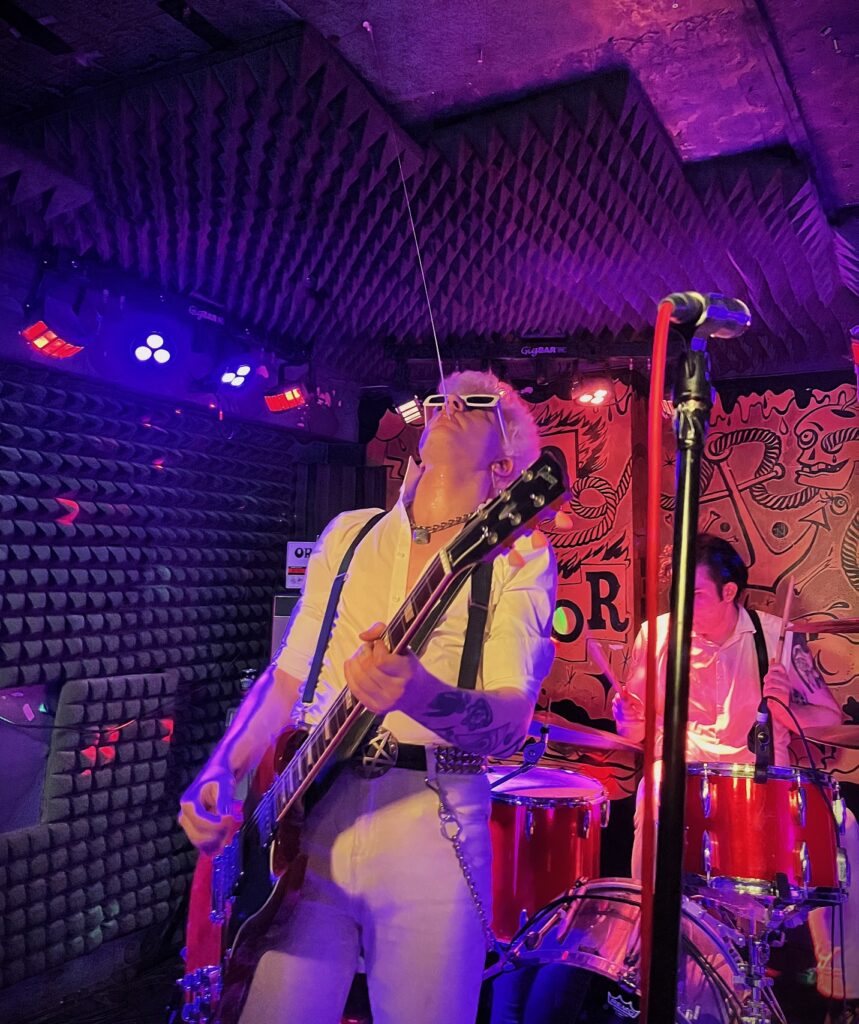 Deaf Devils - Pipe and his gum string - photo by Ruth Rae