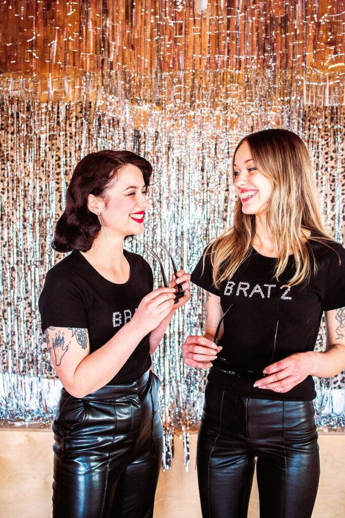 Bratakus - Brèagha and Onnagh in colour