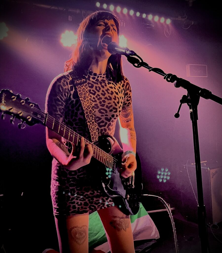 Brèagha - Bratakus - photo by Ruth Rae