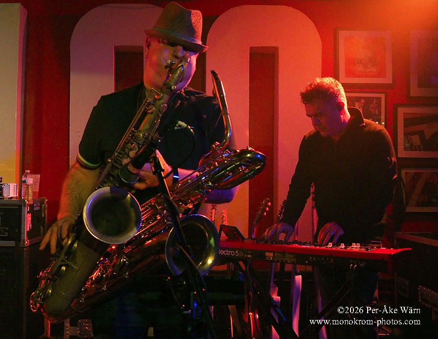 John and Jamie with WitchDoktors - photo © Per-Åke Wärn