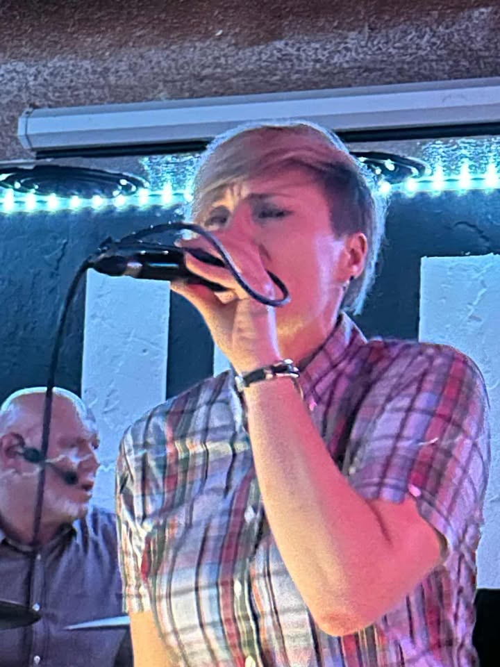 Mean Ellees - Leonie - photo by Mike Vogel