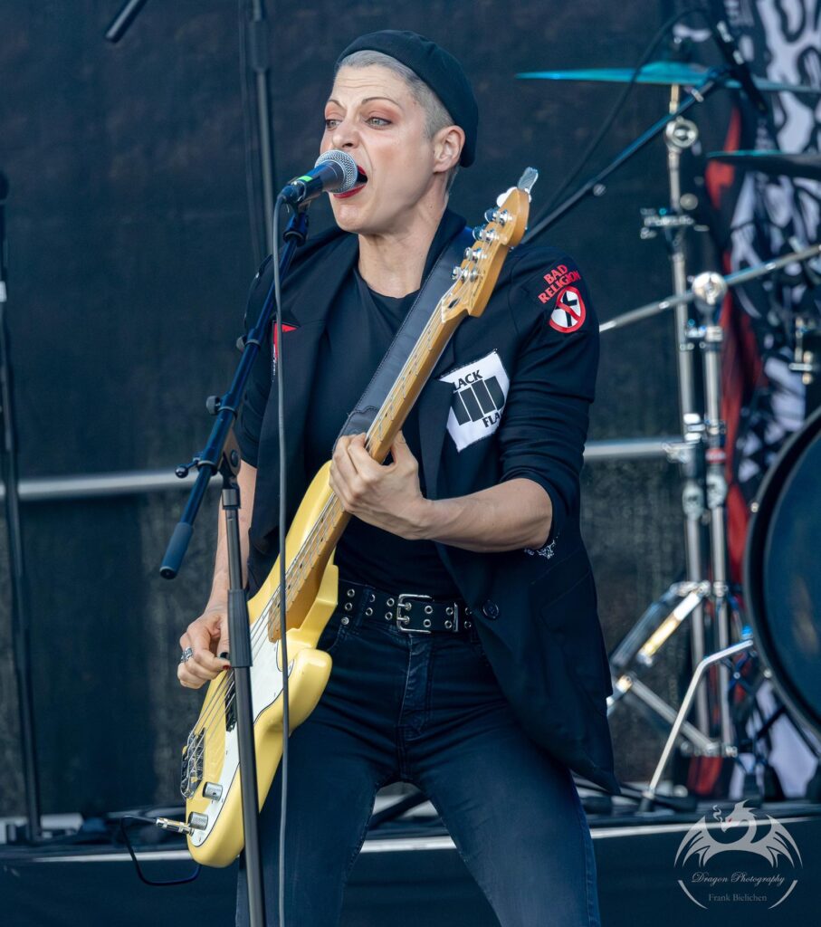 Rachel - Grippers - photo by Frank Bielichen