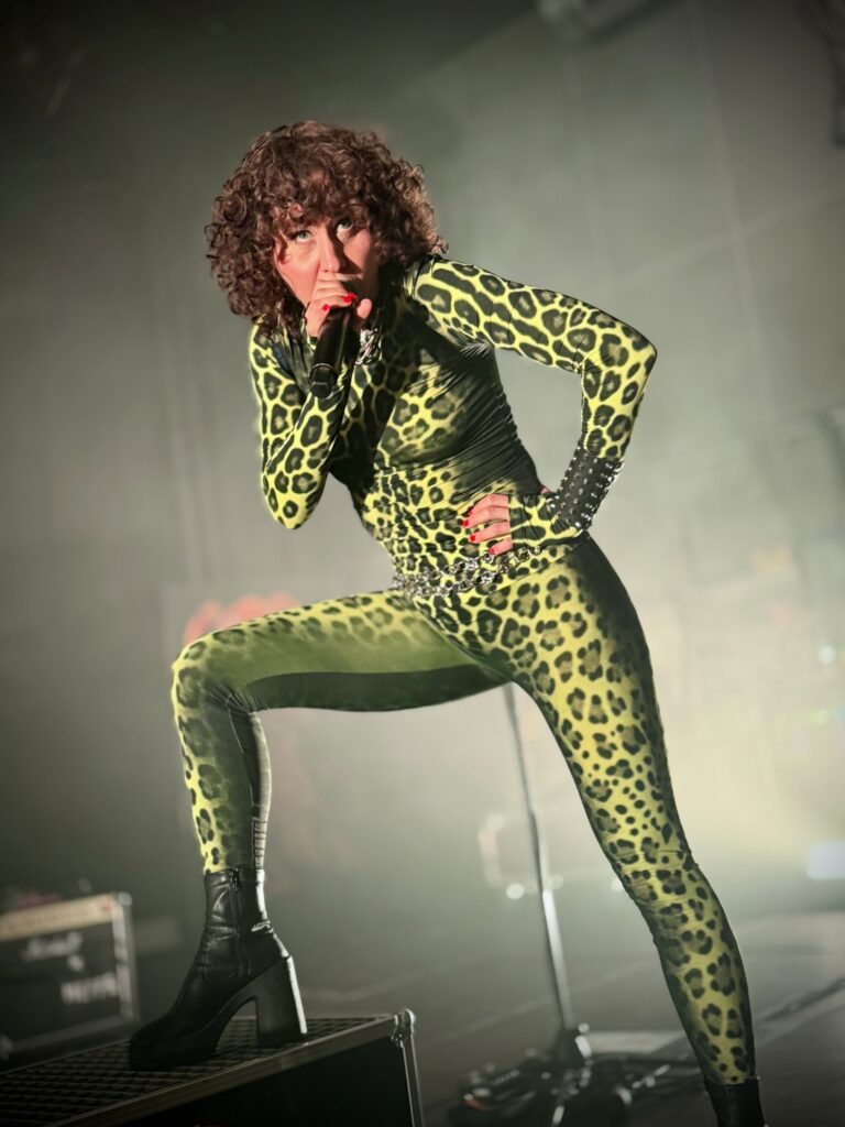 The Baboon Show - Cecilia - photo © Florian Reith