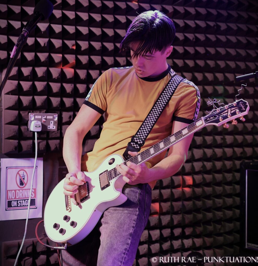 One Offs guitar London 18.4.26 - photo © Ruth Rae