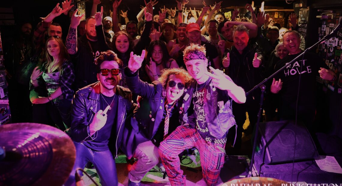 Rat Hole H&A 18.4.26 main - photo © Ruth Rae