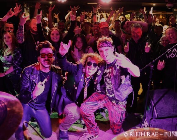 Rat Hole H&A 18.4.26 main - photo © Ruth Rae