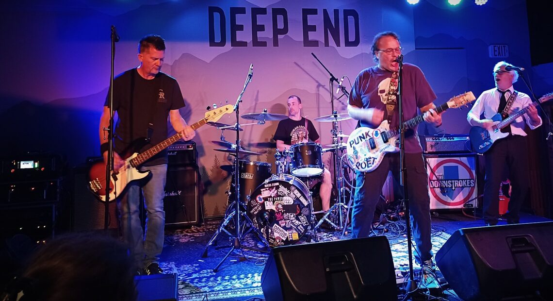 The Downstrokes main - photo by John Burroughs