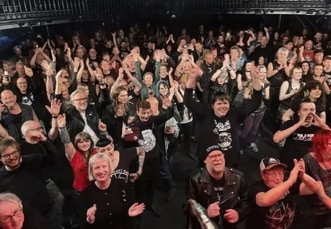 Melkweg crowd - photo by Hagar the Womb