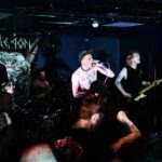 Tape it Shut - Skinhawk - photo © Ian Ladlow