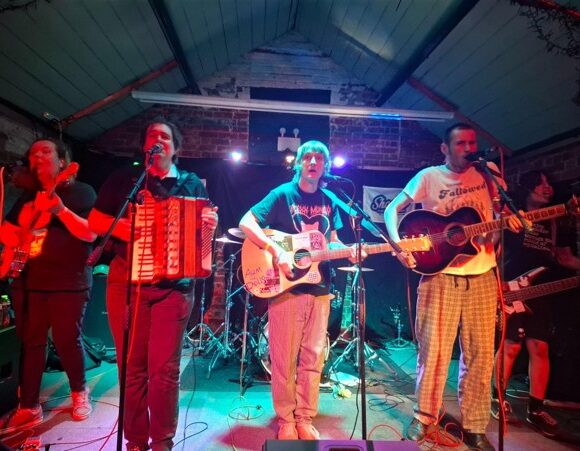 Cheap Dirty Horse main - photo by Hannah Calver