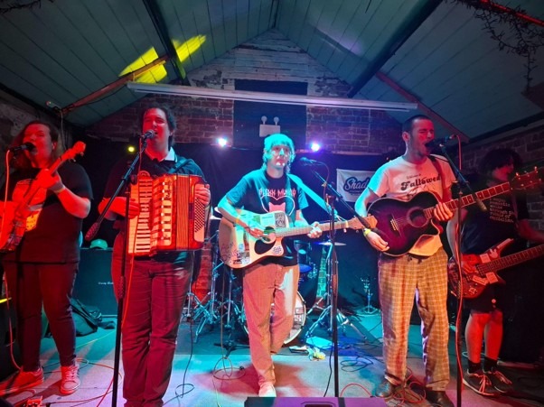 Cheap Dirty Horse - photo by Hannah Calver