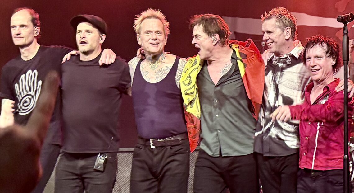 Die Toten Hosen Prague main - photo by Florian Reith