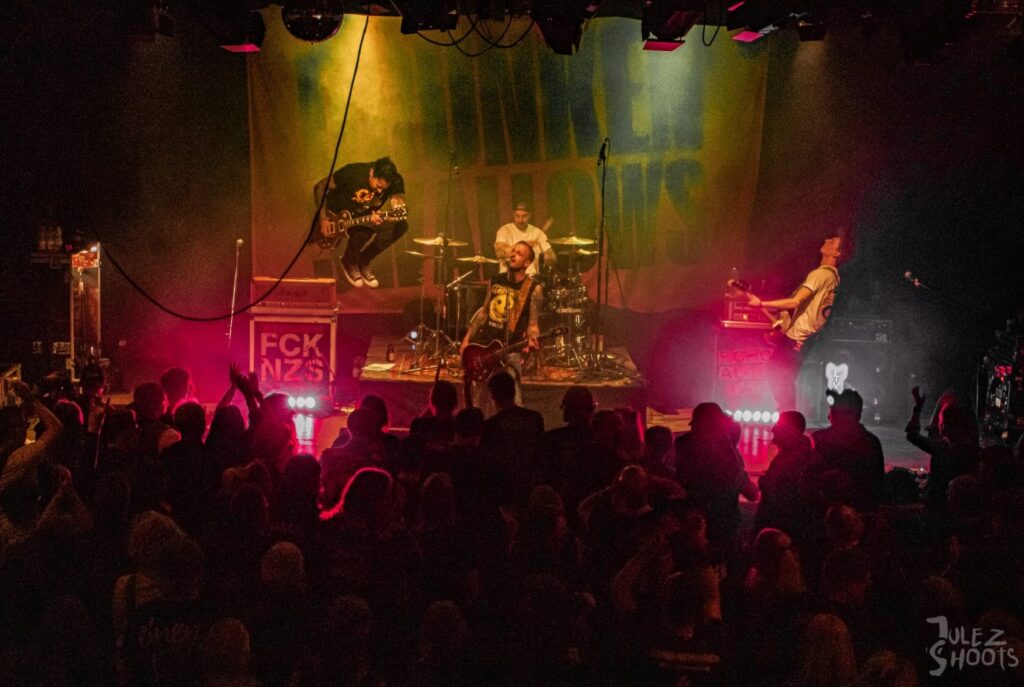Drunken Swallows live 2 by julez_shoots