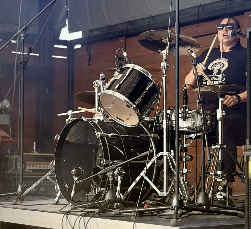 Loaded - Julia - Drums - photo © Florian Reith