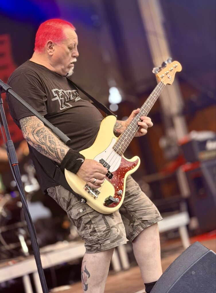Test Tube Babies - Nick Abnett - Bass - photo © Florian Reith