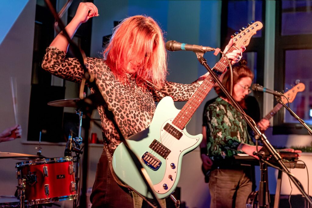 Tiger Island live