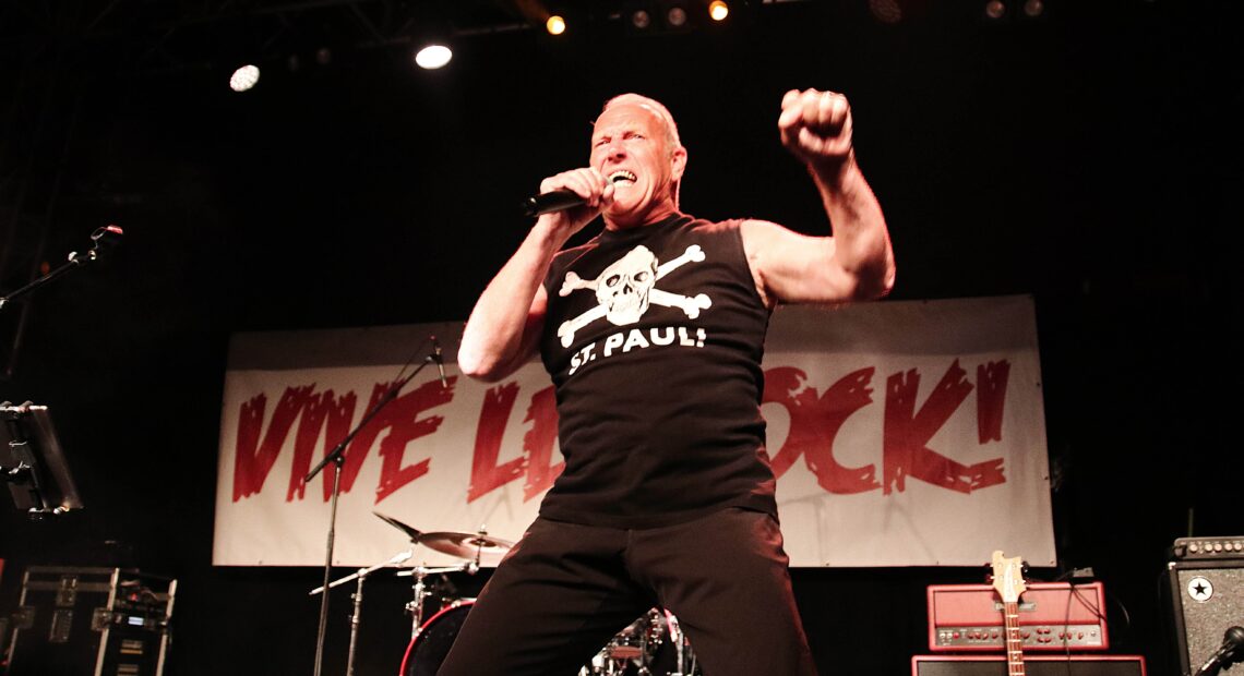 VLR 16 Skids main - photo © Ian Ladlow