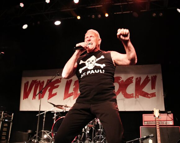 VLR 16 Skids main - photo © Ian Ladlow