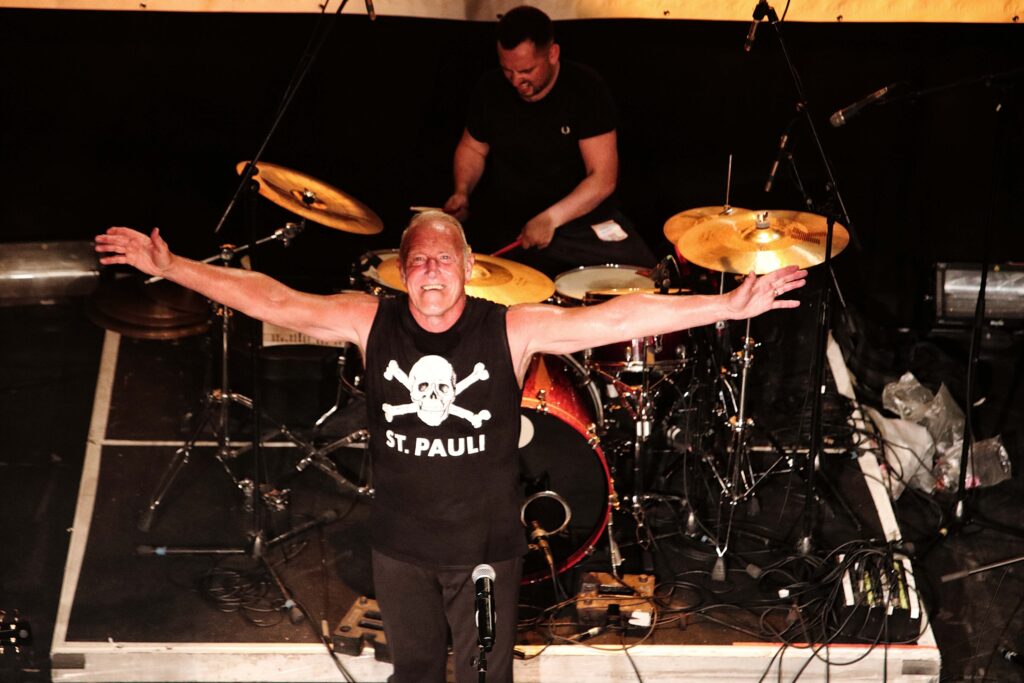 VLR 16 Skids - photo © Ian Ladlow