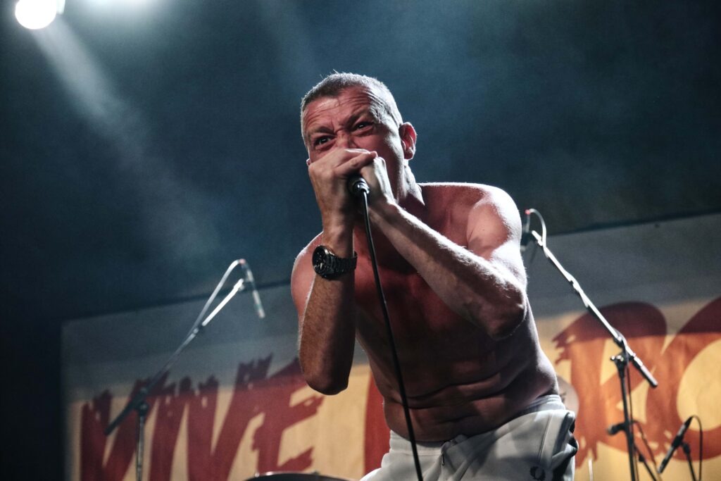 VLR 16 Tear Up - photo © Ian Ladlow