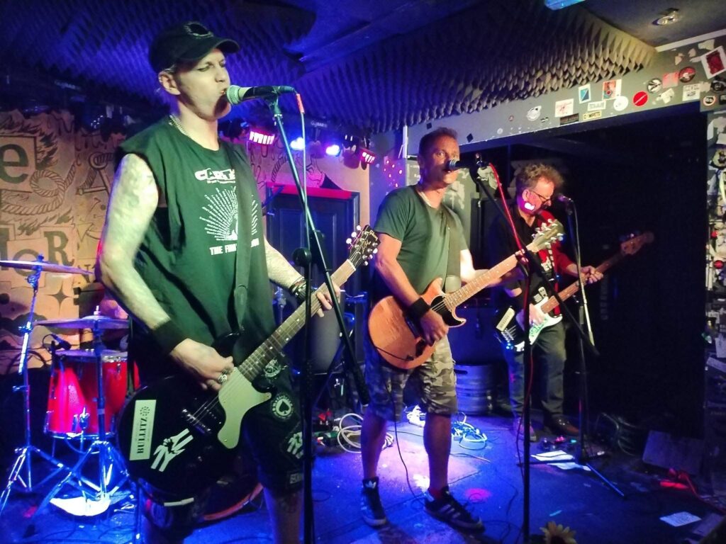 Bullitz 23 at the Hope & Anchor - photo by Al Kirton