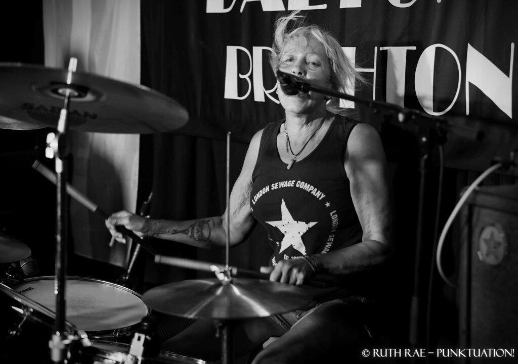 The Anoraks - Bev - photo © Ruth Rae