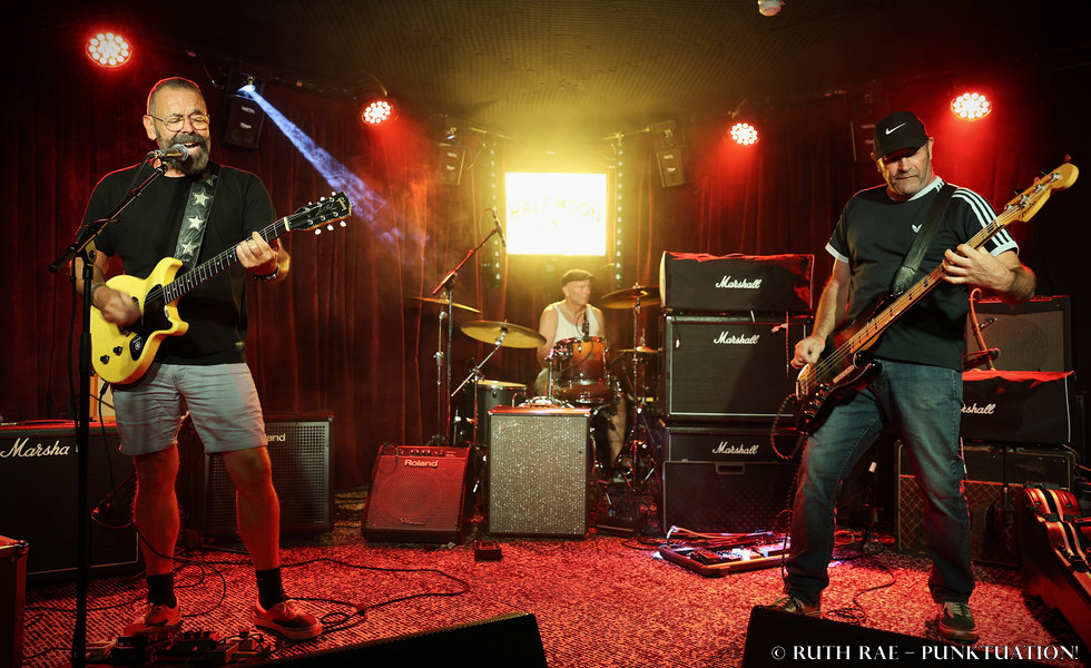 Wipes - photo © Ruth Rae