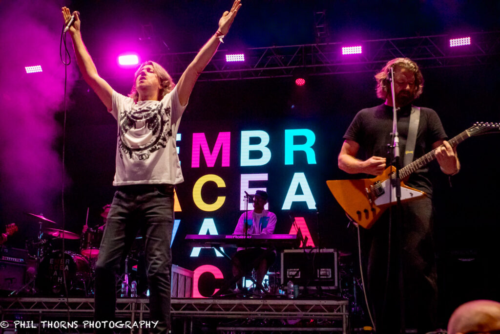 Embrace -RnR Circus 2026 - photo © Phil Thorns