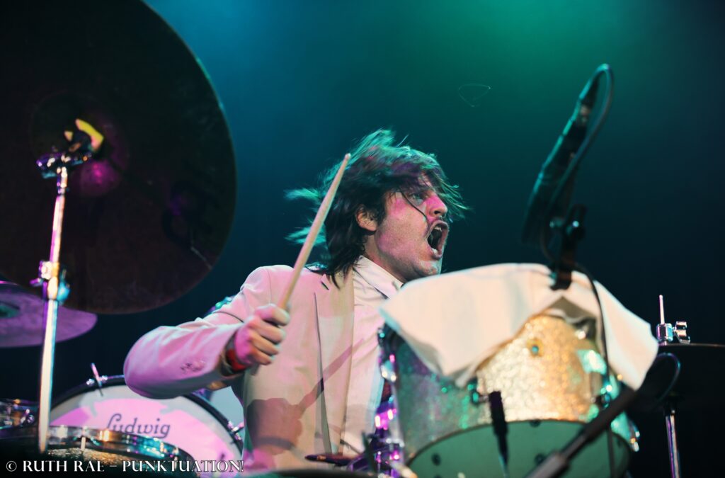 Music City 1 - photo © Ruth Rae
