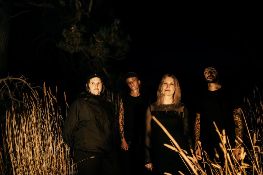 Stabbitha Band Photo - Field